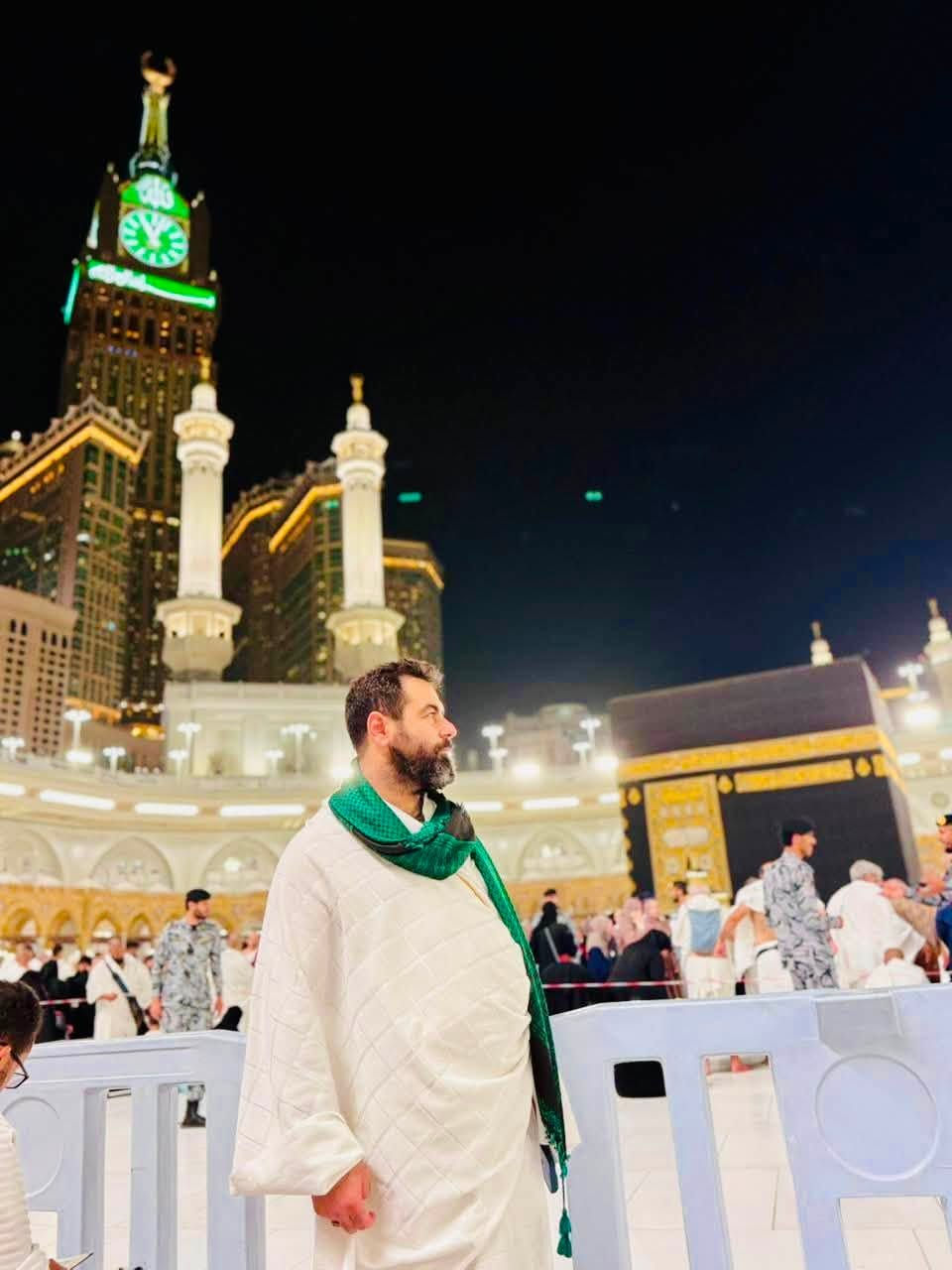 المسجد الحرام والكعبة المشرفة 
المرشد الديني السيد حسين الجزائري 
*********** واتس
