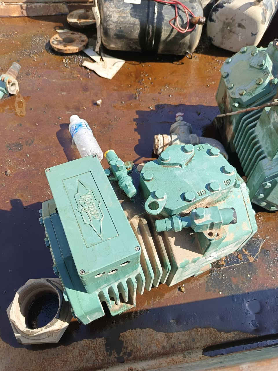 السلام عليكم عندي ذني ماطورات سبالت مركزية ابو10طن ماعرف يشتغلن عاطلات أبيع هل موجودسعر الواحد ب250 مكاني بغداد المعامل ***********
