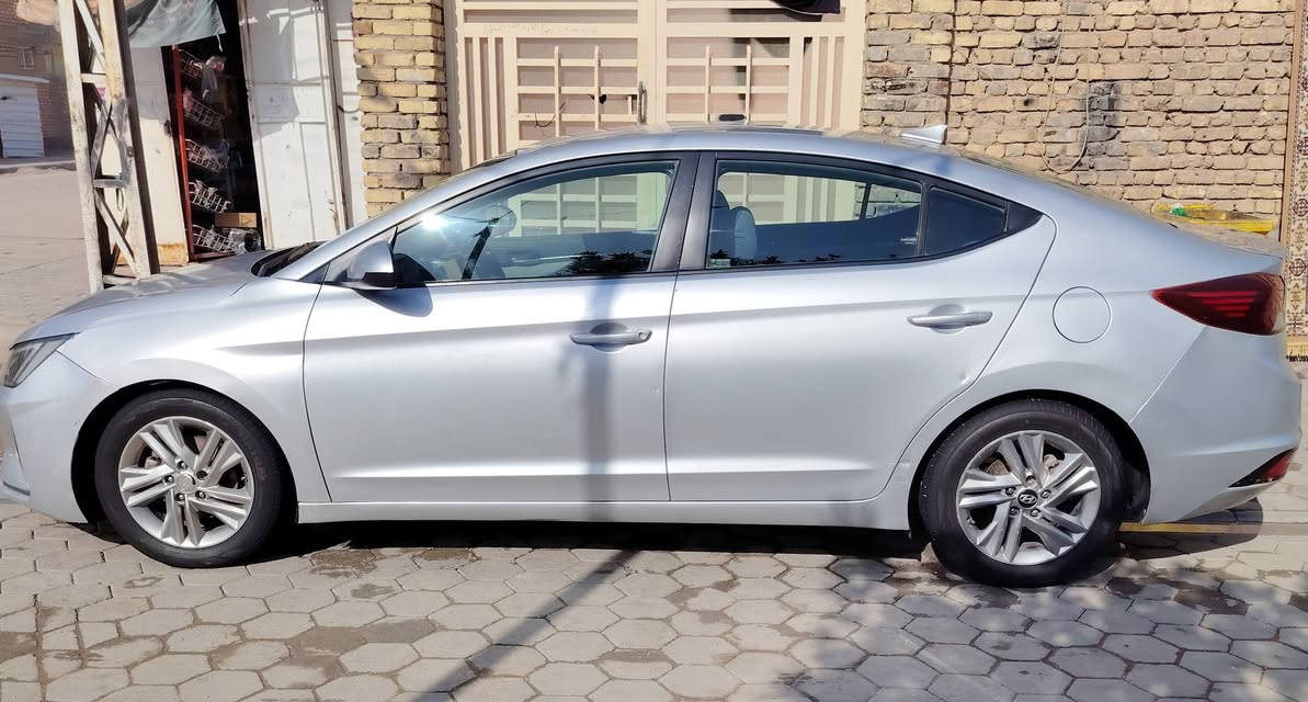 السلام عليكم النترا للبيع مديل 2019 وارد امريكي حادثه جاملغ وبنيد كير اي تي مكينه كير حداديه تخم تاير جاهزه من كلشي سونار بيه بالمنشور مكان السياره واسط مركز المدنيه الاستفسار الاتصال على ***********
