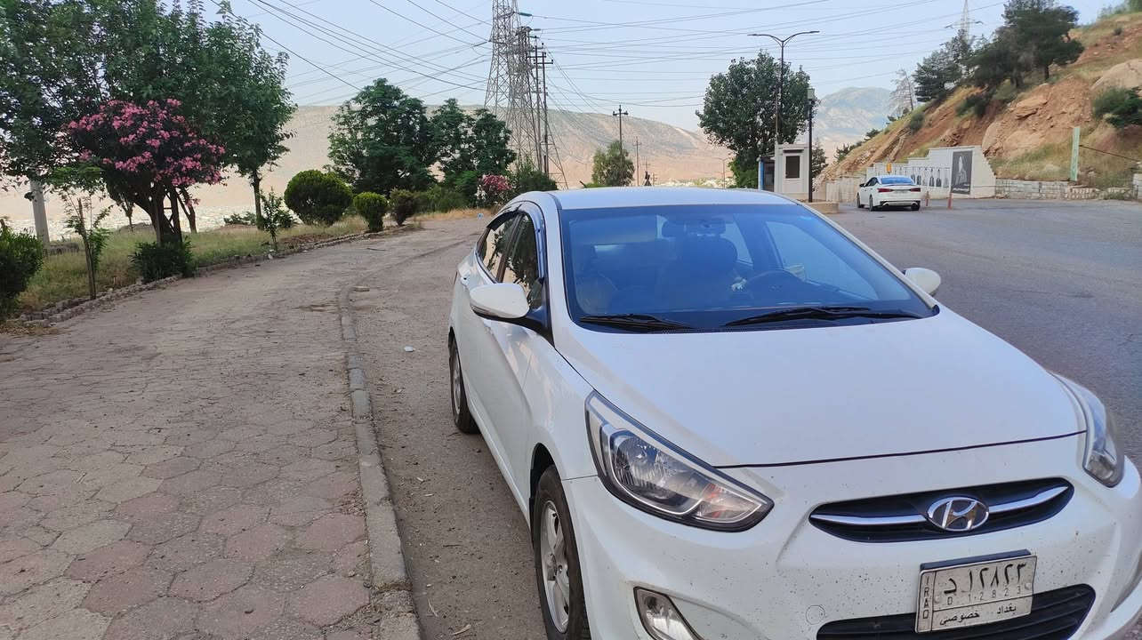 للبيع او مراوس 
اكسنت خليجي موديل 15 بيها طخه بلباب وره السايق بعدها ما مصلحه عايفها على وضعها وبيها  رش باب وجاملخ خلفي اثر شخوط بدون تعمير مكينه كير مكفولات تبريد ثلج ثلج حداديه جديده كلها اصلي شدست مع تخم تايرات محرك 1600 وكير  Atالمرغوب 
السعر 110 وبيها مجال واذا مراوس بعد
 افضل محرك اكبر من 1600 اريد افضل 
***********
مكانها بغداد الامين
