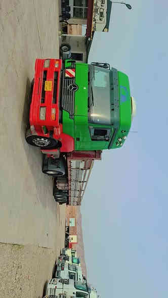 بسم الله الرحمن الرحيم 
النوع السياره . مارسدس اكسور تاك ويل دبل قماره تريله فلات جوانب متحريكه دبل تاير 47 طن . 
موديل 2003. حجم محرك  18.43
مواصفات . تبريد . هاف . 2 طقه . كير كهربائي . سبلت . طخم ويل كروم 
كير محرك اكسن قماره صبغ . مكفول كفاله عامه شرط 
رقم دهوك . تحويل مباشر 
السعر 225 معا مجال 
عنوان معرض هوار . طريق دهوك موصل جمبور عميريه 
***********
***********
