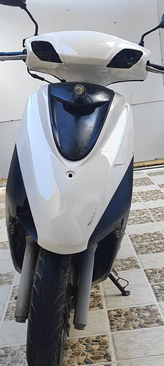 سلام عليكم
دراجه بريز ياباني 140
كهربائيات كلها شغاله 
شرط محرك بلادي 
دراجه نصيفه وحلوه 
سلف و هندر شغال 
بكل وقت 
السعر (650الف) و بيها مجال قليل
العنوان /كلار شيري نقيب
للاستفسار/***********
