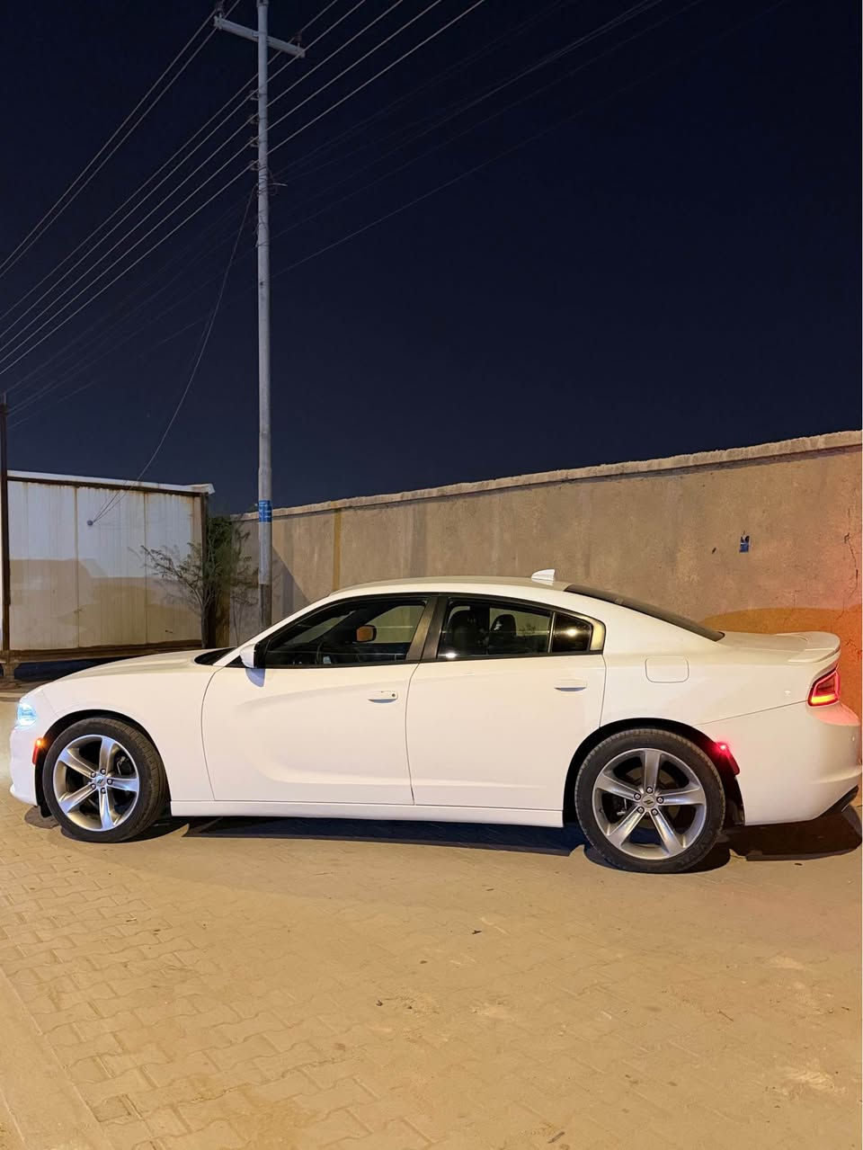 جارجر للبيع 2016 رقم اربيل الجديد وارد كندي كفاله عامه فقط بيه طخه بل مدكر الامامي كله كفاله مكاني بصره ابو الخصيب ***********فول مواصفات عده الفتحه البصرة, العراق
