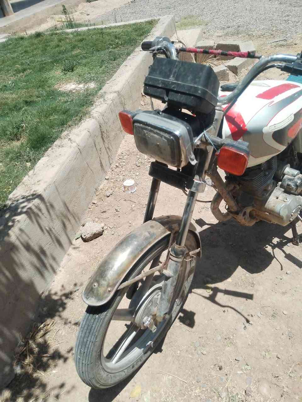 #للبيع
جني محرك 200 نشاط فول كهربائيات شغاله بس يعوزو باتري تايرات نضاف حيل السعر 250 وبي مجال ويرهم مراوس بجهاز هونر x9c الشراي يجي خاص او يتصل ***********
