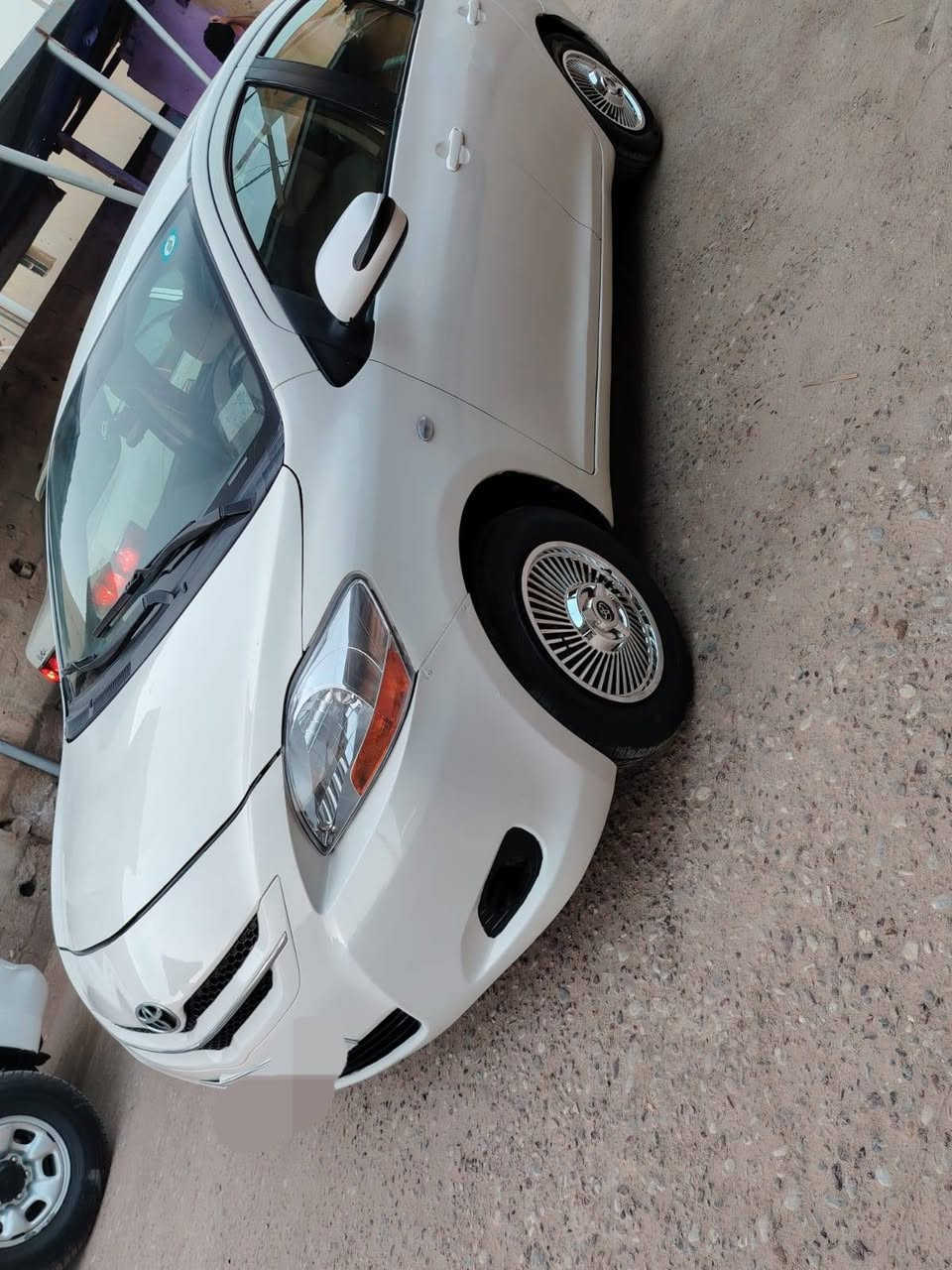 سياره يارس وارد خليجي ٢٠٠٧
رقمها بابل مشروع وطني 
محرك كير بالجيس حاويه ١٥٠٠
 كهربائيات كله شغال وجاهز من كل شي
تايرات نضاف حداده كله جديد الله شاهد فلنجات دسكات فيت بم
صرف بانزين مابيها شلع والله تنساها
تخم سماعات نوعيه مظبوطه
داش كام وشاشه وكاميرا عالبك
مامتعبها ابد مال جناي جاهزه من كل شي 
بيها طخات ومسوينها وراشينها شغل عدل مابيها ضربه قويه ومبدل بيها شي 
سنويه نهاية هاي السنه تخلص
بأسمي رقم انكليزي
سياره صار عندي سنتين نقصها فقط واير سايد بريك وفرش بطنها جلد لان شويه تعبان ارضيتها
سياره مكانها البصره قضاء المدينه سعرها ٧٥ ورقه بها اشويه مجال
تحصل ارخص من هيج بس اتذب عليها وتصلح لمن تمل وماتجهز
رقمي   ***********
