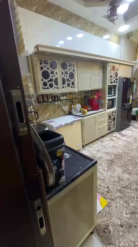 🏡دار زراعي
مساحة الدار 120م (ركن ) على شارع 15
الواجهه 7.5 النزال 16
يتكون من 3غرف سويتات واستقبال وخدمات 
الدار يحتوي على تأثيث كامل 
📍موقع الدار خلف بانزيخانه الجبها منطقه سكينه 
بناء جديد درجة اولى 
السعر المطلوب (200)مليون 
للاستفسار 
لؤي الوائلي ‭0771 331 6724‬
حسين الزيداوي ***********
