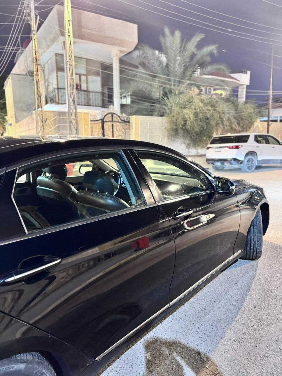 السلام عليكم جنسس 2016  وارد امريكي ضربتهة باب خلفي جهة العبري فقط رقم شمالي  مكينة كير تبريد كفالة سعرها 142 وبيهة مجال بسيط واي استفسار على الرقم ما متواجد بالفيس ***********
