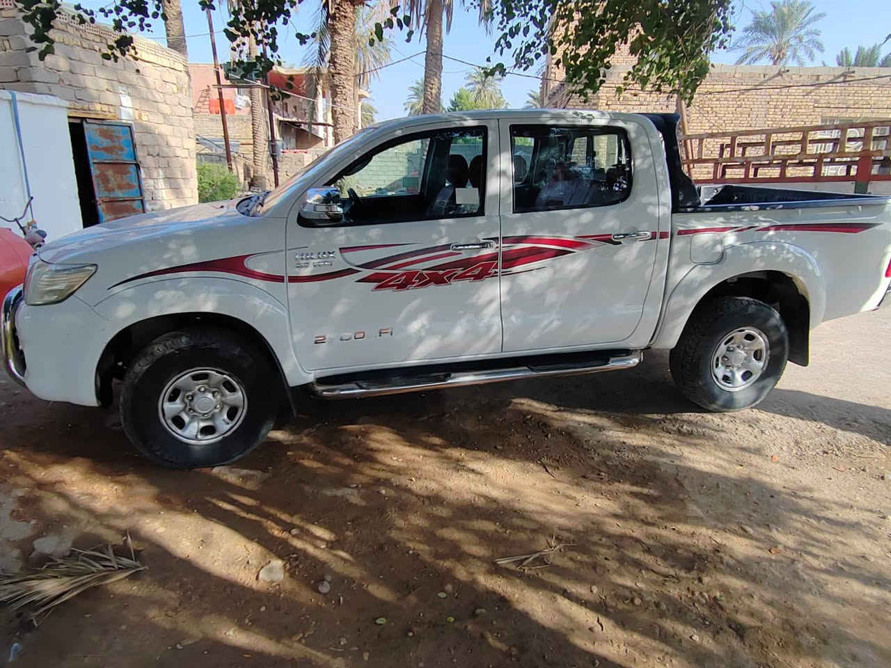 سلام عليكم اخوان سياره للبيع موديل 2015 سعودي ام الدعاء اوتماتيك بانزين ((رقم واسط))حساس امامي وخلفي سنويه مجدده 2028 تحويل مباشر ماشيه 200 الف وشويه السياره مال جناي سبانه ما محطوط عليها السعر 240 وبيها مجال قليل ***********//***********((ولمو شراي لا يتصل))
