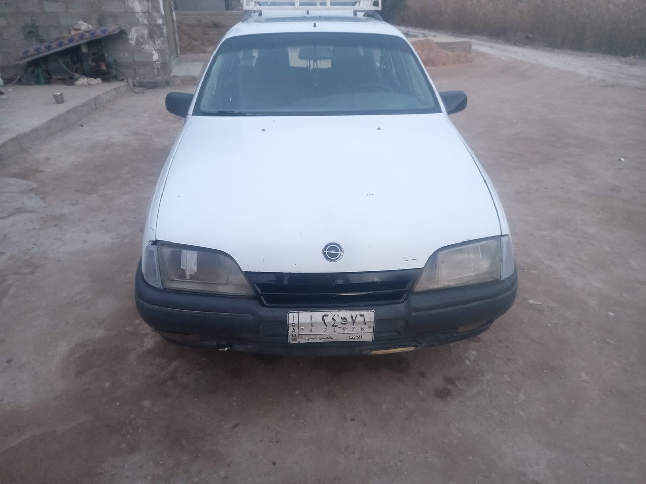 اوبل استيشن موديل 88 محرك وكير خير من الله سياره بلاديه صدرها زين. تخم تاير ويل كب سنويه صاقطه صارلها سنه كهربيات شغاله باتري جديد. داخلها كلش حلو. بطاين بوب نضيفات. ضل بس كشانه ادوشمها. سياره احلي من صوره بس بيها جملغات خلفيه بيه خويس. سعر 28 وبيها مجال *********** مكاني الفلوجه قرب جسر البعلوان

