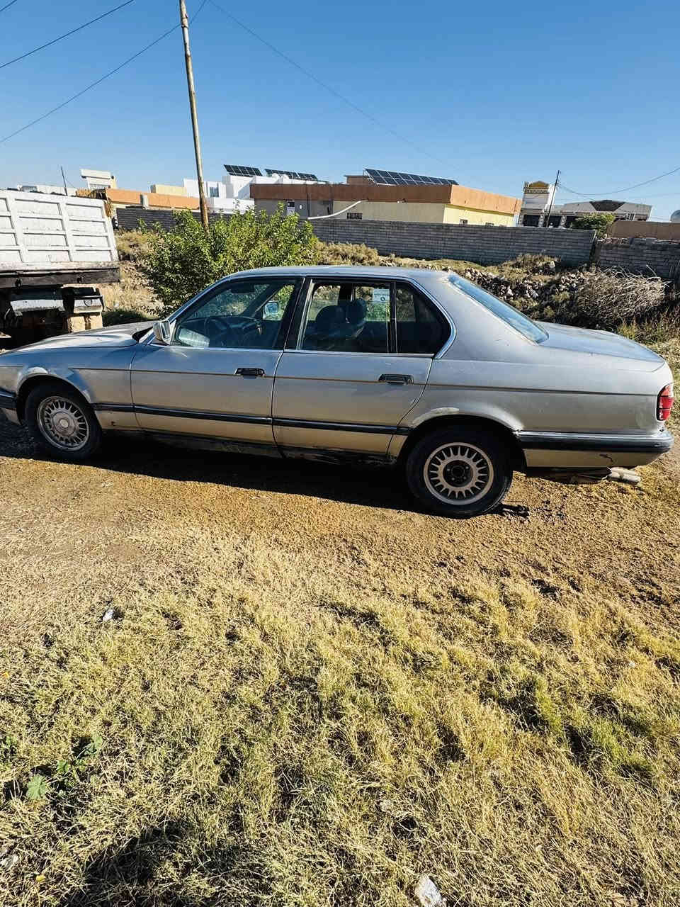 بي ام 735 گير عادي شرط كير ومحرك رقم نينوى صاحبه بل موصل ماعندي تواصل وياه بيه واجه مروريه وبيه معامله مال دولي صدر طبه تايرات جدد ترايك 200 السعر 18 وبيه مجال هـ ***********
