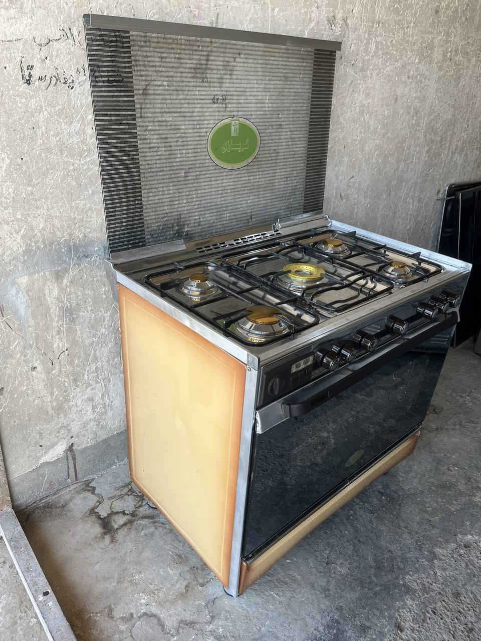 للبيع طباخ عشتار حجم ٩٠ *٦٠
طباخ نضيف وراقي ولون مميز 
   
لاستفسار📞***********
