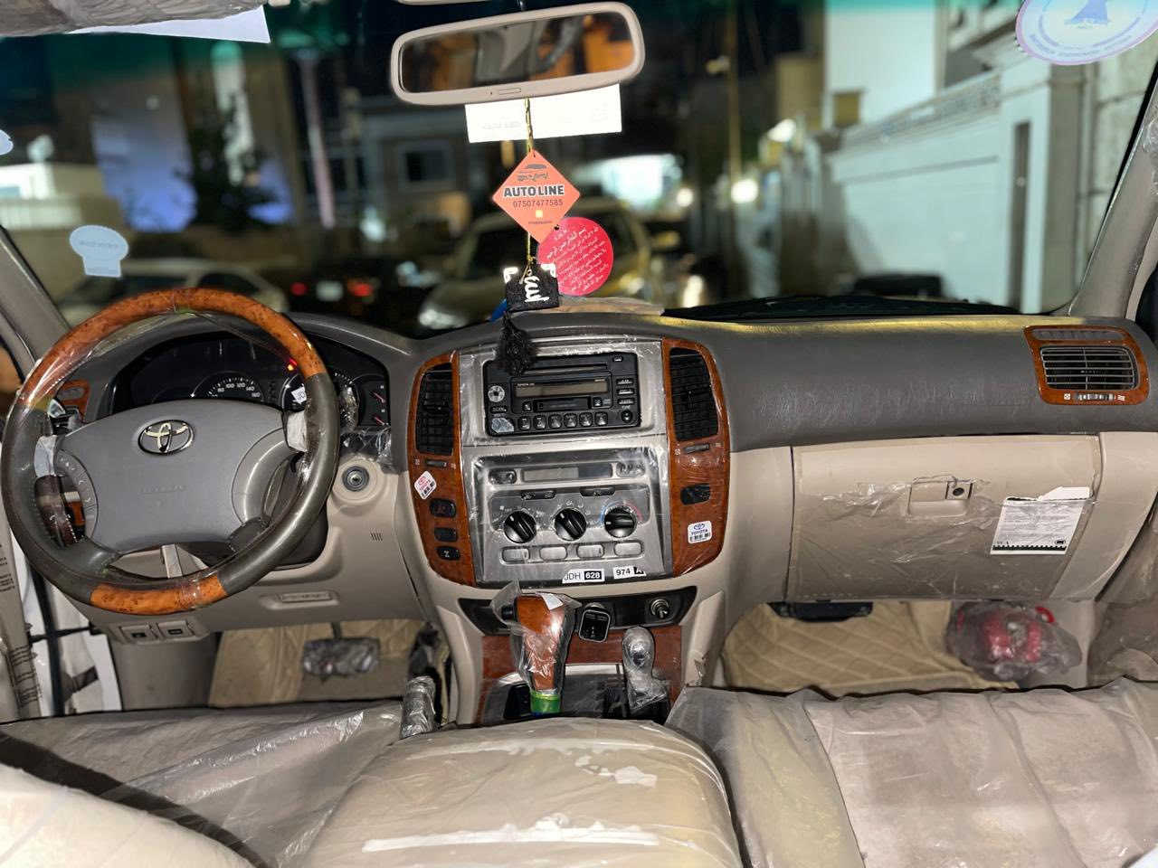 تویتا لاند کروز ٢٠٠٧
شهر ٧ قبات موصفات بدون صبوغ 
بس شويه تعديل لون ابيض صدفى مكينه مفتوح 
١٧٠٠٠٠كم حقيقى رقم اربیل شمالیە
تحویل و وکالە بشرط  

سعر ٢١٢ ورقه و مجال
0750 202 12 15
