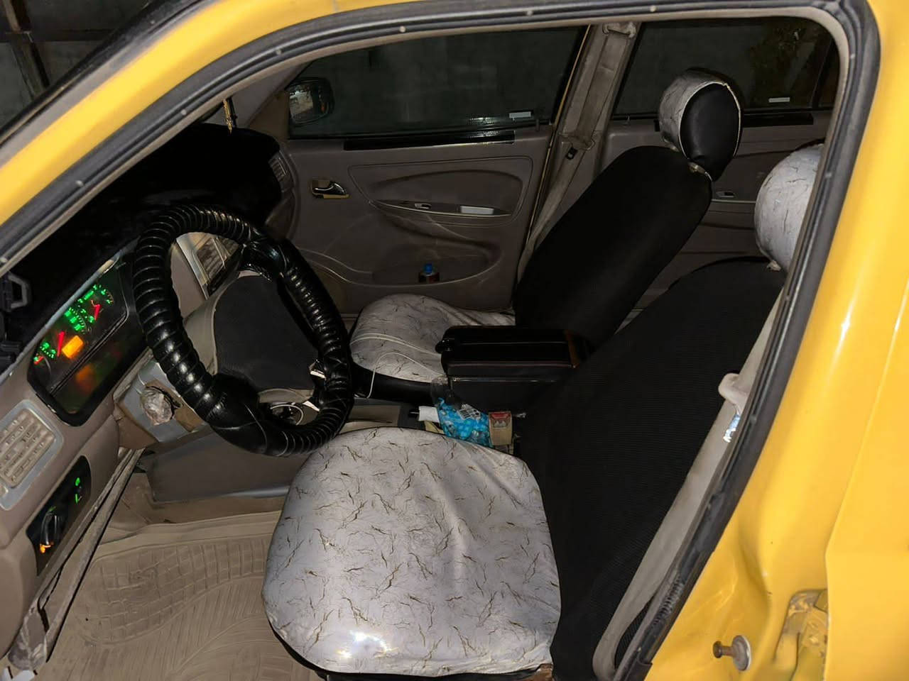 السلام عليكم
للبيع شيري كوين 2010

كير ومحرك شرط كورلا يارس 

كفاله من ضربه وتبديل صبغ احزام فقط جماليه اثر جراد
كهربائيات كلها شغاله طخم تاير جديد طخم وره كدام جديد باتري جديد مابيها  اي نقص فقط تبريد سياره خير من الله رقم بغداد تحويل بشرط رقم وهزه سنويه 2031 مكان السياره موصل الايسر سعرها 36وبيها مجال 

الاستفسار على الرقم التالي *********** واتساب حصراً
