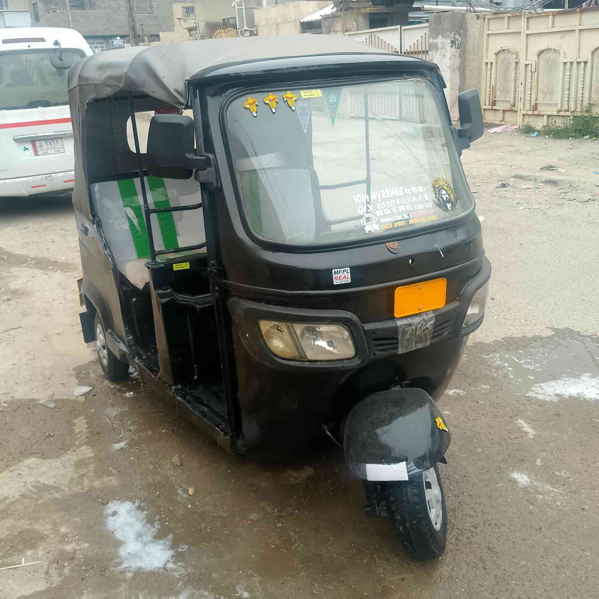 سلام عليكم تكتك 19اوراق  مكينه 21كير اكسل تخم تاير كهربائيات كله شغاله لايتات زنون دوشمه  جادر جديد تكتك كامله اي نقص ما بيه كبل لشارع تراي يخبل سعر 3400 مكان بغداد البياع شرطه خامسه لاستفسار ***********
