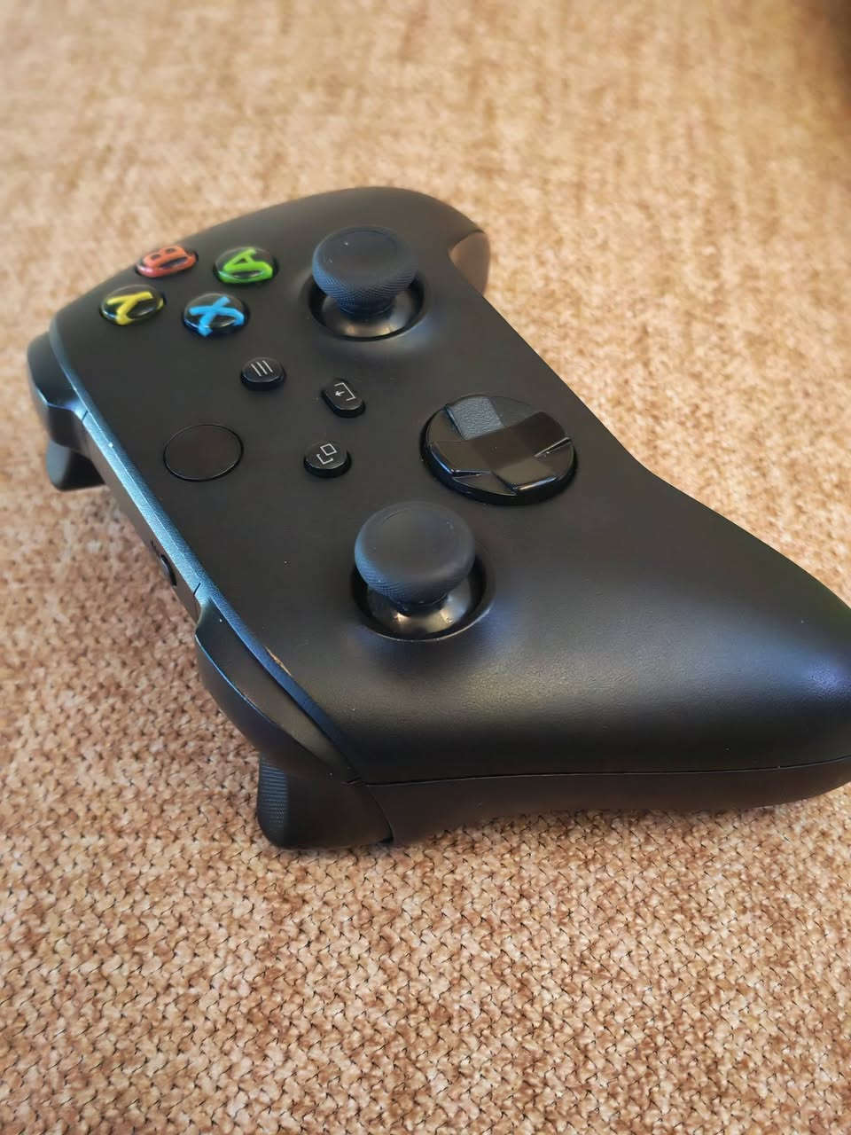 يدة إكس بوكس سيريس إكس اصلية مال جهاز استخدام قليل نظافة 100% شرط الفحص بدون درفت او اي مشكلة بالازرار 
سعر ٥٠ الف مجال قليل مكاني بغداد الشعب


**إذا كنت صاحب هذا الإعلان وتريد حذفه لأي سبب، رجاءا أرسل رسالة إلى الدعم الفني**