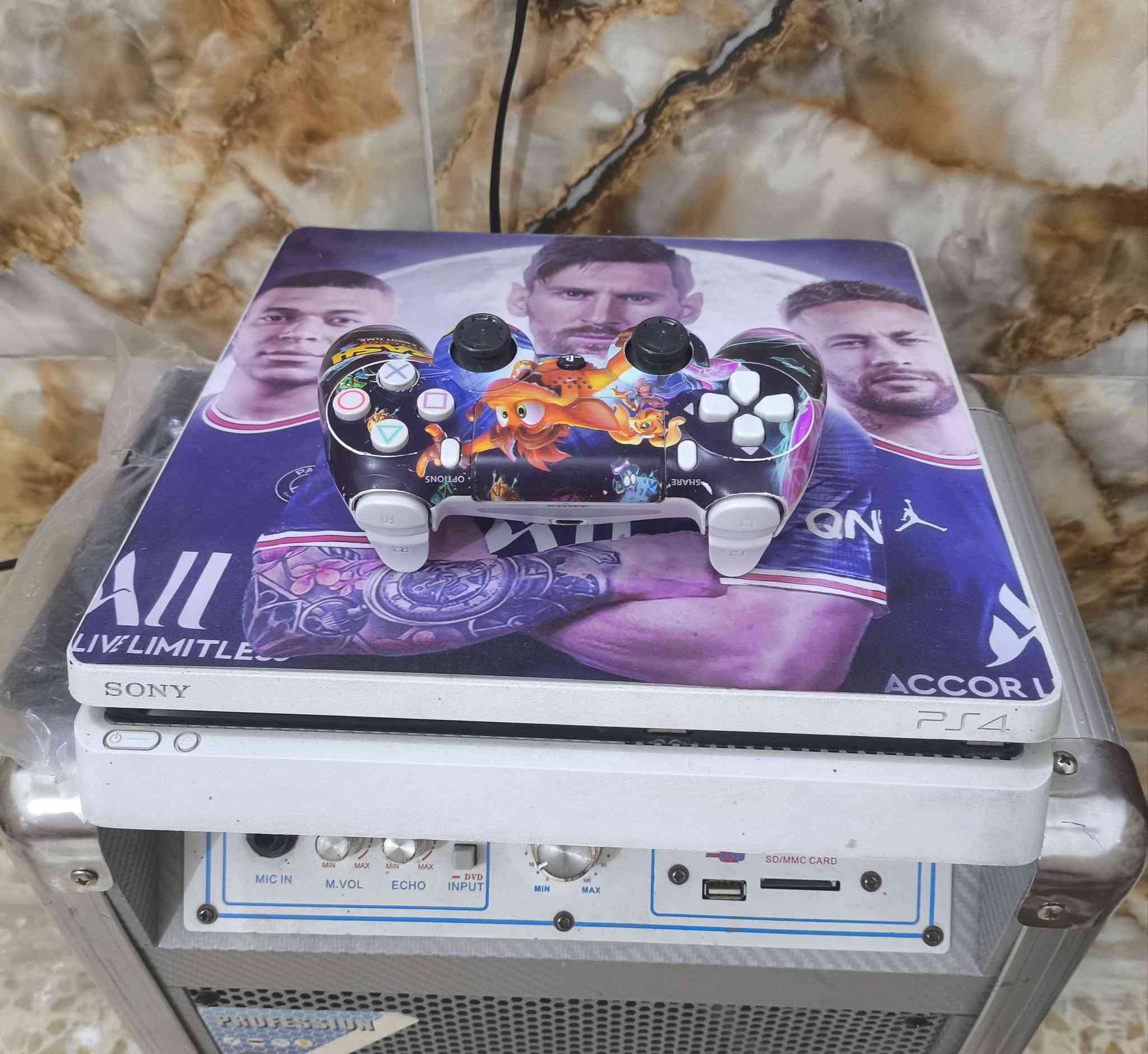 يالله سلام عليكم ورحمة الله 
بلي 4 سلم نسخه باندل نص تيره مع ثنين يدات تجارية 

نضام 11/00 مع 6 الاعب بي جهاز يخبل مكاني المجر الكبير 

سعر 250 قفل بدون دهره رجاء ***********
