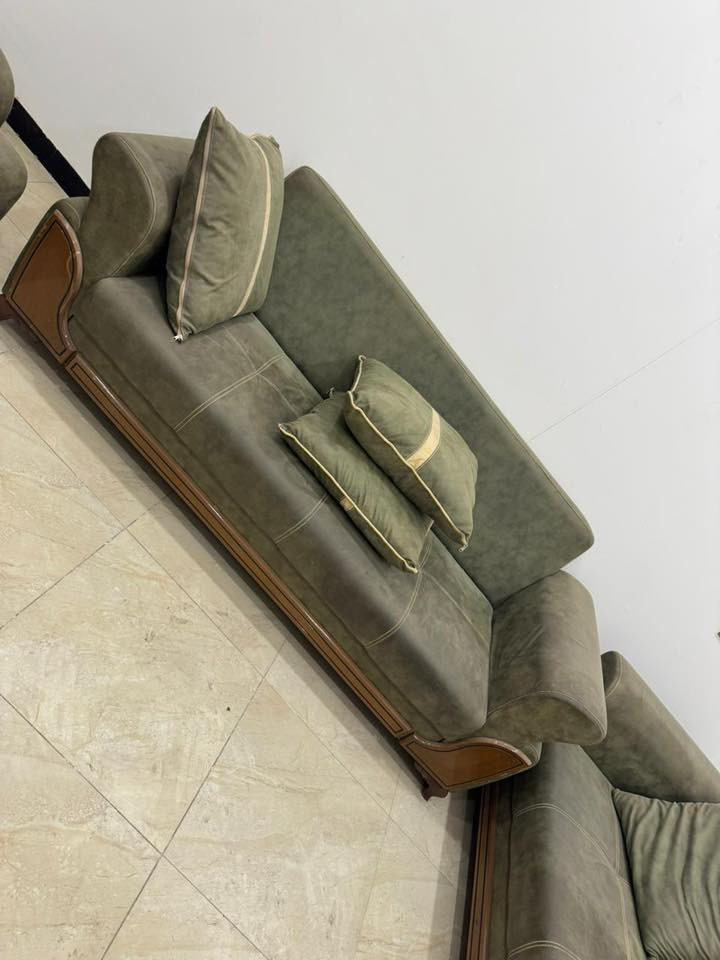 تخم للبيع نضافة 90‎%‎ السعر 575
للاستفسار الاتصال على الرقم ‭0772 222 2403‬
