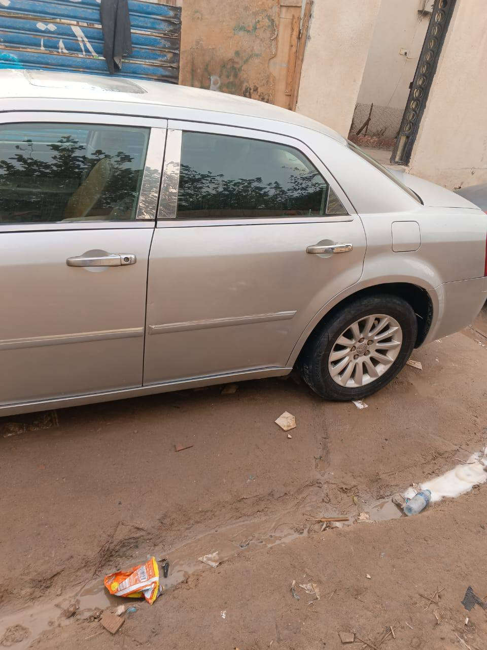 السلام عليكم سياره اوباما للبيع  موديل 2007 فول مواصفات وارد كندي مصبوغه القماره ومبدل جاملغ الامامي  سياره باسمي 
سعره 100 ورقه  
***********
