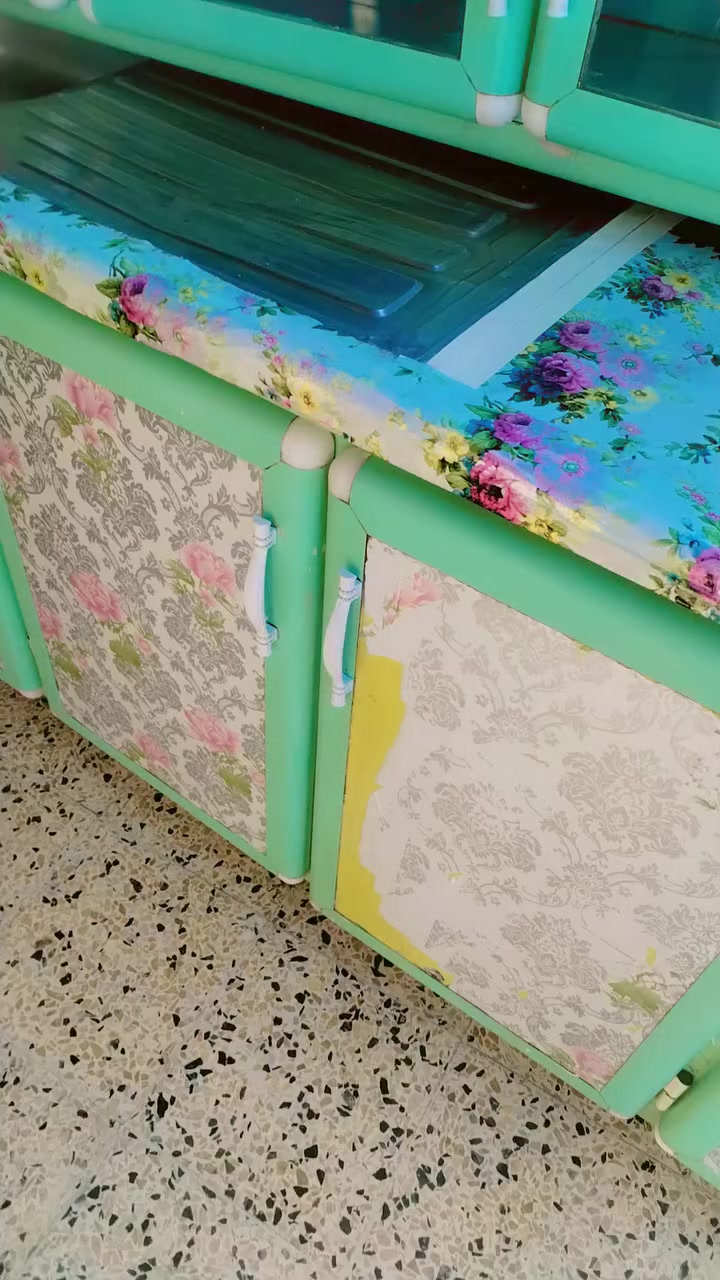 للبيع كاونتر  ثقيل سنك مترين والملحق مترين نضيف وسعر مناسب موصل الايسر حي الانتصار *********** اتصل
