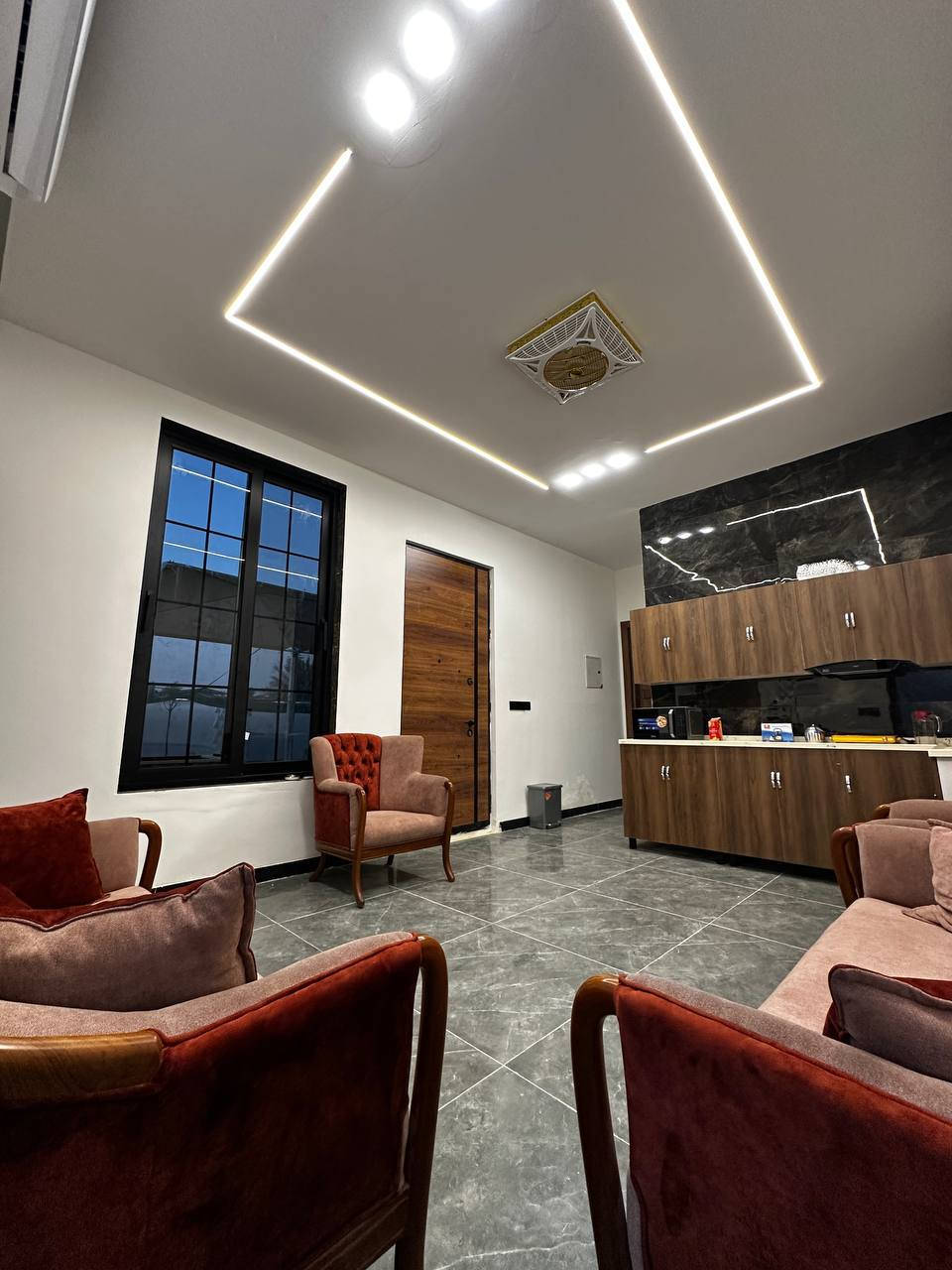 سلام عليكم مزرعه في منطقه الدوره البوعيثه متوفره طيله ايام الاسبوع للحجز  ***********
ونستقبل العوائل والشباب والكروبات

علما المزرعه موثقه بتطبيق اجرلي
