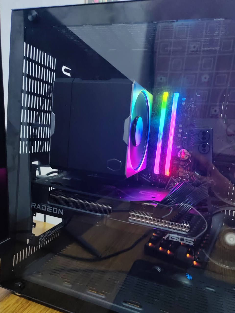 السلام عليكم PC للبيع
ركز بل مواصفات زين
  كرت الشاشة  ASUS DUAL RX 7800 XT
16GB
المعالج  AMD R5 5500 TRY
المذر بورد    GIGABYTE AORUS ELITE B550M
الرامات RAM: corser 16x2 (32G) 3200 DDR4
هارد SSD:  128G
البور سبلاي   PSU FSP HYDRO G 1000W GOLD FULLY
COOLERMASTER APEX 612 المبرد هوائي
الكيس    CASE COOLMAN
-------------------------
العنوان: بغداد ماعندي توصيل محافظات
السعر 1200 الف  قفل قفل لاتدخل اتعامل
كل كراتين القطع موجودة 
*********** واتساب
