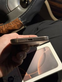 آيفون ١٦ برو ماكس • ٢٥٦ • بطارية ١٠٠٪