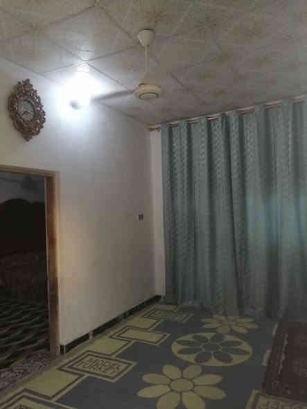 دار للبيع
 مساحه 100متر مصف الركن السعر 25  بي مجال بسيط 

العنوان نجف كوفه شارع المعمل شارع البيطره    قريب شارع   كافه الخدمات مدارس حكوميه واهليه أسواق سوك خطوط طلاب انترنيت ظوئي اباب البيت مولد وطني مع كيزر تانكي مباشر من صاحب البيت 
يحتوي ع غرفه كبيره وصاله  ومطبخ كبير وصحيات ومنور  وساحه 10ب 4 وبي مكان تكدر تبني بي غرفه او استقبال مال جناي *********** رقم صاحب البيت ابو علي
