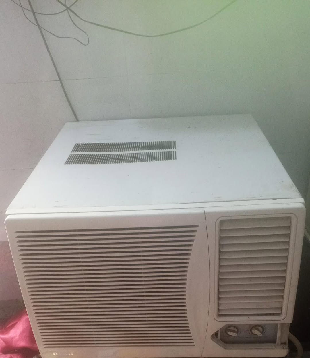 ثلاجة سعر ١٢٥ومكيفات اثنين توست مشتغل موسم واحد طنين سعر ٢٠٠ومكيف ثاني جنرال طنين ب١٧٥وبي مجال مكان شماعية حي لسفير بغداد الاتصال على الرقم *********** بي واتساب هم
