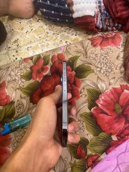 ايفون 13 برو ماكس ما مفتوح ضمان الفحص ،نضافة 95 ،بطارية 82 لون بحري امريكي الشراي يتواصل خاص او يتصل ***********
