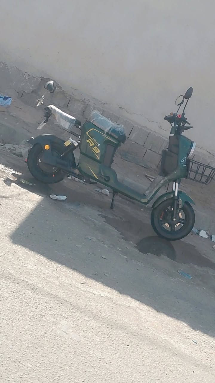 سلام عليكم 

 البيع دراجه شحن r9 موديل 2025 نضيفه وحلوه وكلشي ما مبدل بيه وخمس بطاريات وكلشي شغال بيه السعر،  450 وبيه مجال 

رقم الهاتف *********** العنوان البصره
