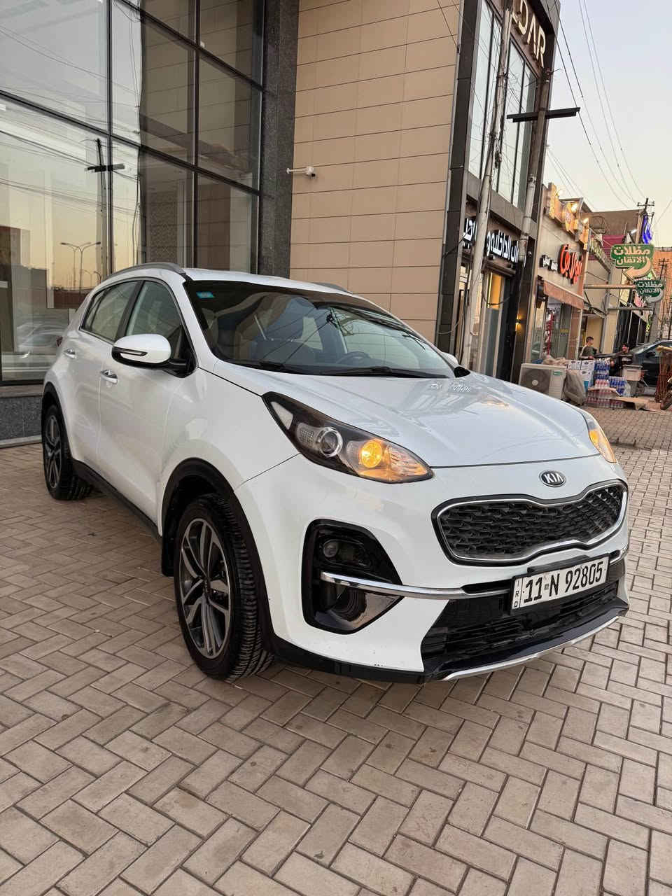 السلام عليكم 
سبورتج 2020 مكينة 2000 دوش مواصفات عادية 
داخل لونين تبريد قطعتين كامرة خلفية دوارة 
شاشة اريل نفكيشن 
السعر 190 وبيها مجال
بغداد الكرادة 
*********** بغداد, العراق
