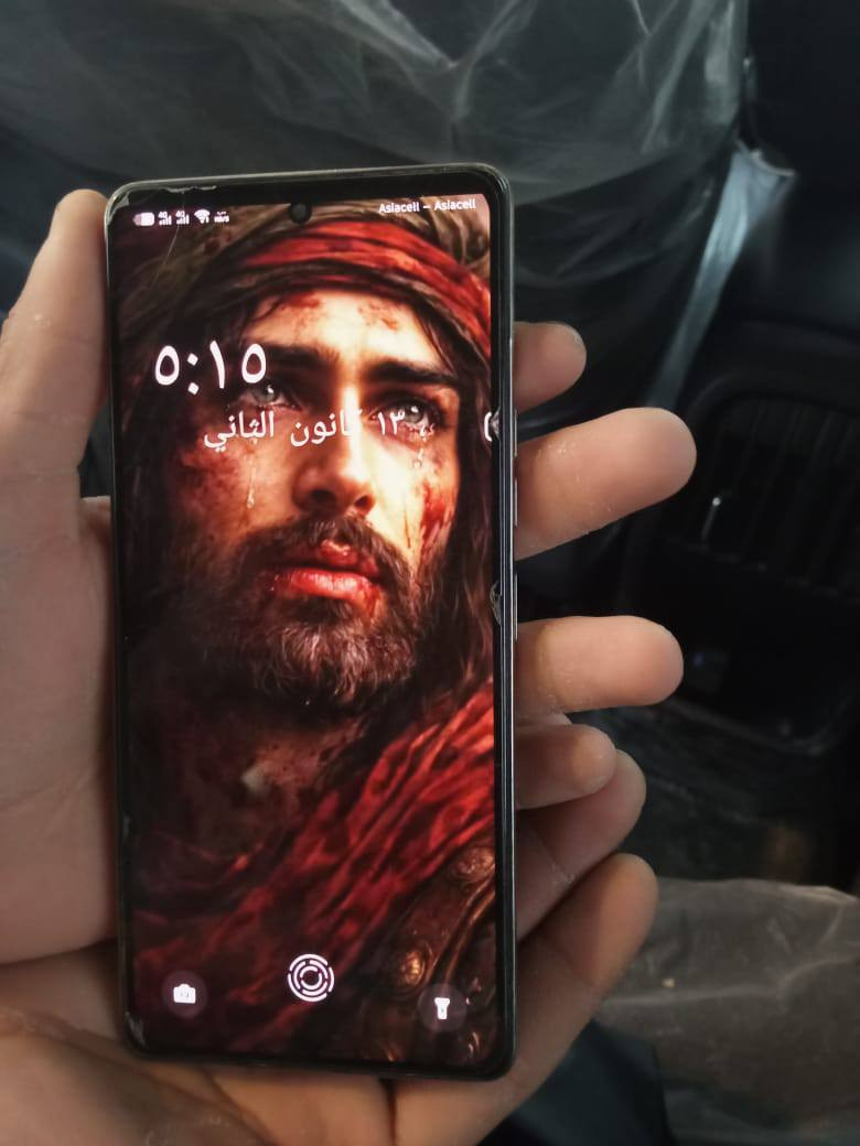 السلام عليكم شباب تليفون كامل كل شي ما بيه بس الكسر اللي بالكاميرا خلفيه كل شيء شغاله بغداد حي النصر
سعر140#***********
