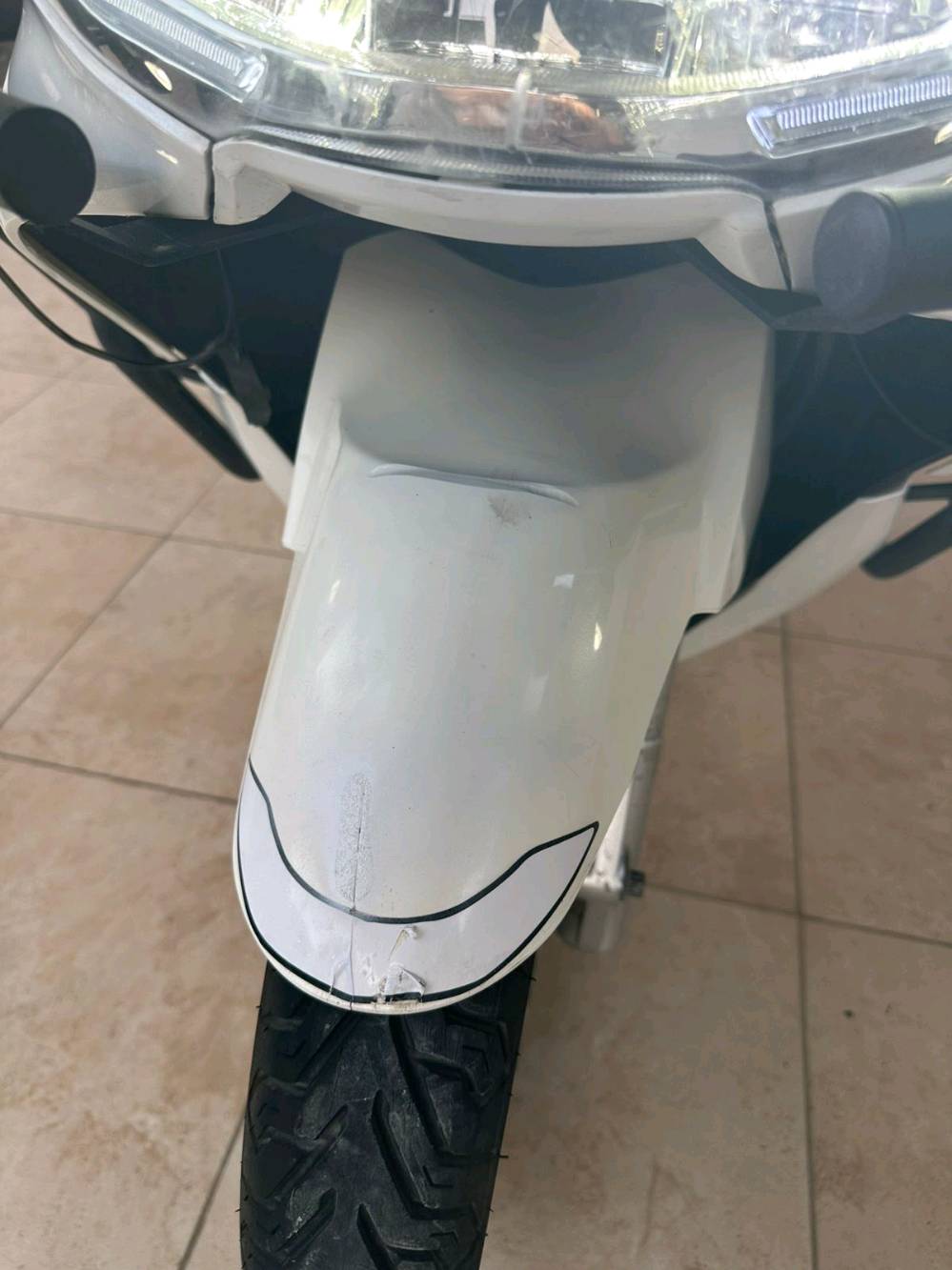 السلام عليكم PCX جيل ثاني ياباني محرك ١٢٥ مكفولة فقط الكفرات بيها ملاحظات مثل ما موضح باصور مرقم بغداد لوحة وسنوية رقم انكليزي بأسمي تحويل ثاني يوم للبيع مكان بغداد ب ٢٩ ورقة وبيها مجال للأستفسار واتس اب ***********