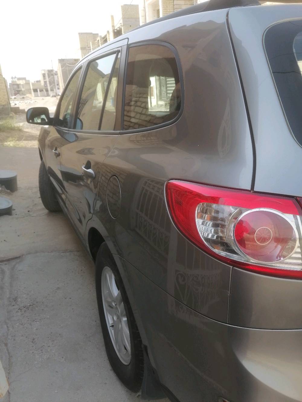 سنتافي وارد أمريكي 2011 محرك 2400 سياره ليبل واحد بدون صبغ او تبديل حادثها ضربه خفيفة جاملغ امامي ايمن بدون صبغ او تبديل السعر المطلوب 125$ وبيها مجال بسيط 