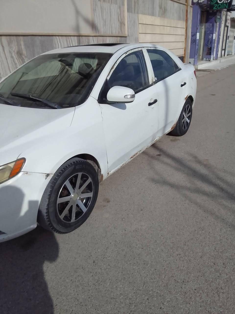 السلام عليكم.
كيه سيراتو 12 بسمي سنويتها ل29 اتعهدلك بأصولياتها محرك جديد حداديه تعبانه تبريد فقط كمبريسر مكانها ناصريه مركز.58

***********
