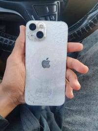 ايفون 13 عادي الجهز ماخذه طك كارتون وانكسر عندي لضهر يتصلح ليزر بدون م...