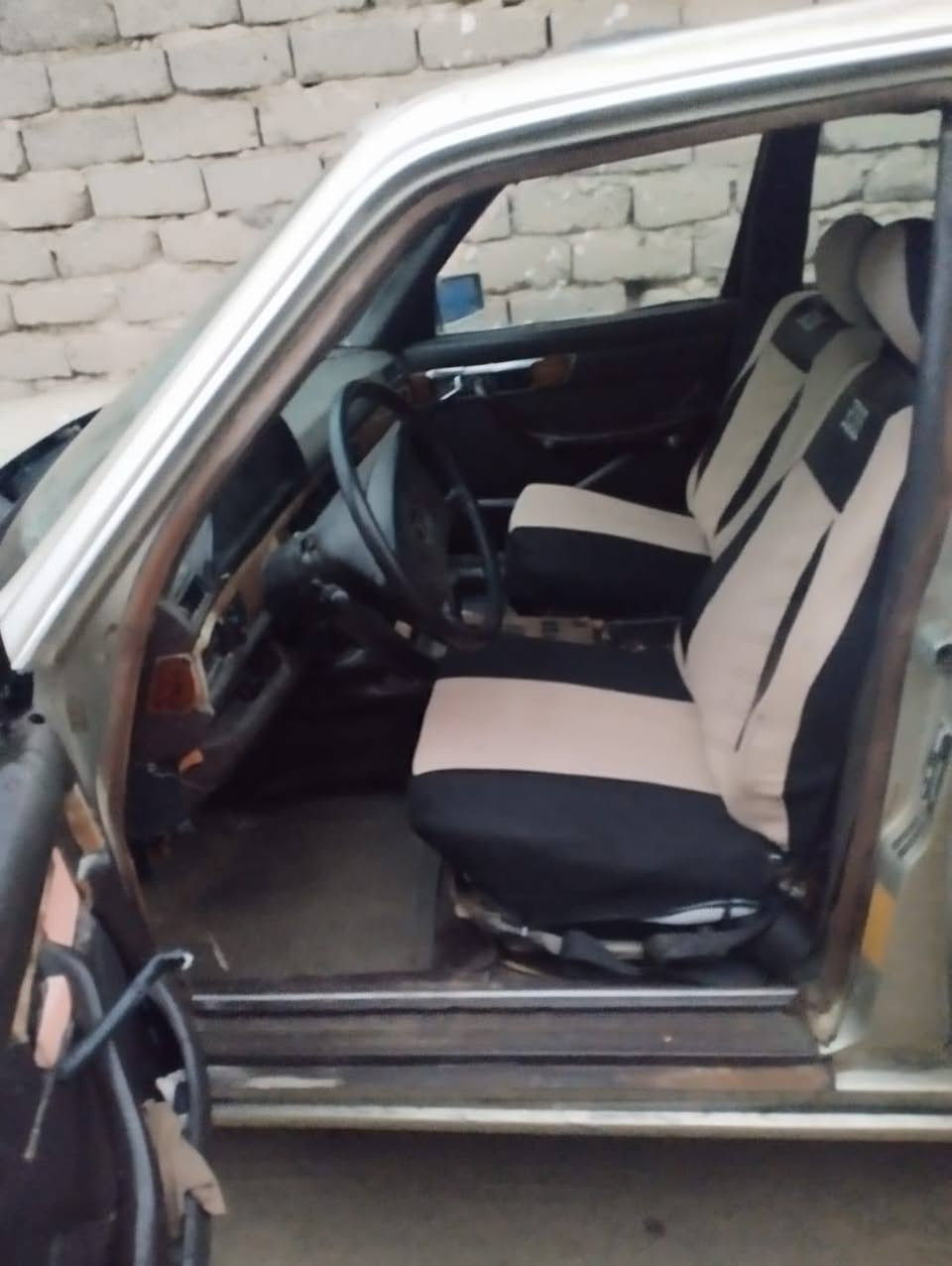 سياره للبيع : كير ومحرك جدد تخم تاير سنويه ل 27 رقم كربلاء السعر 33 وبي مجال بسيط العنوان البصره المدينه الرقم ***********  الموشراي راجاءً لا يخابر
