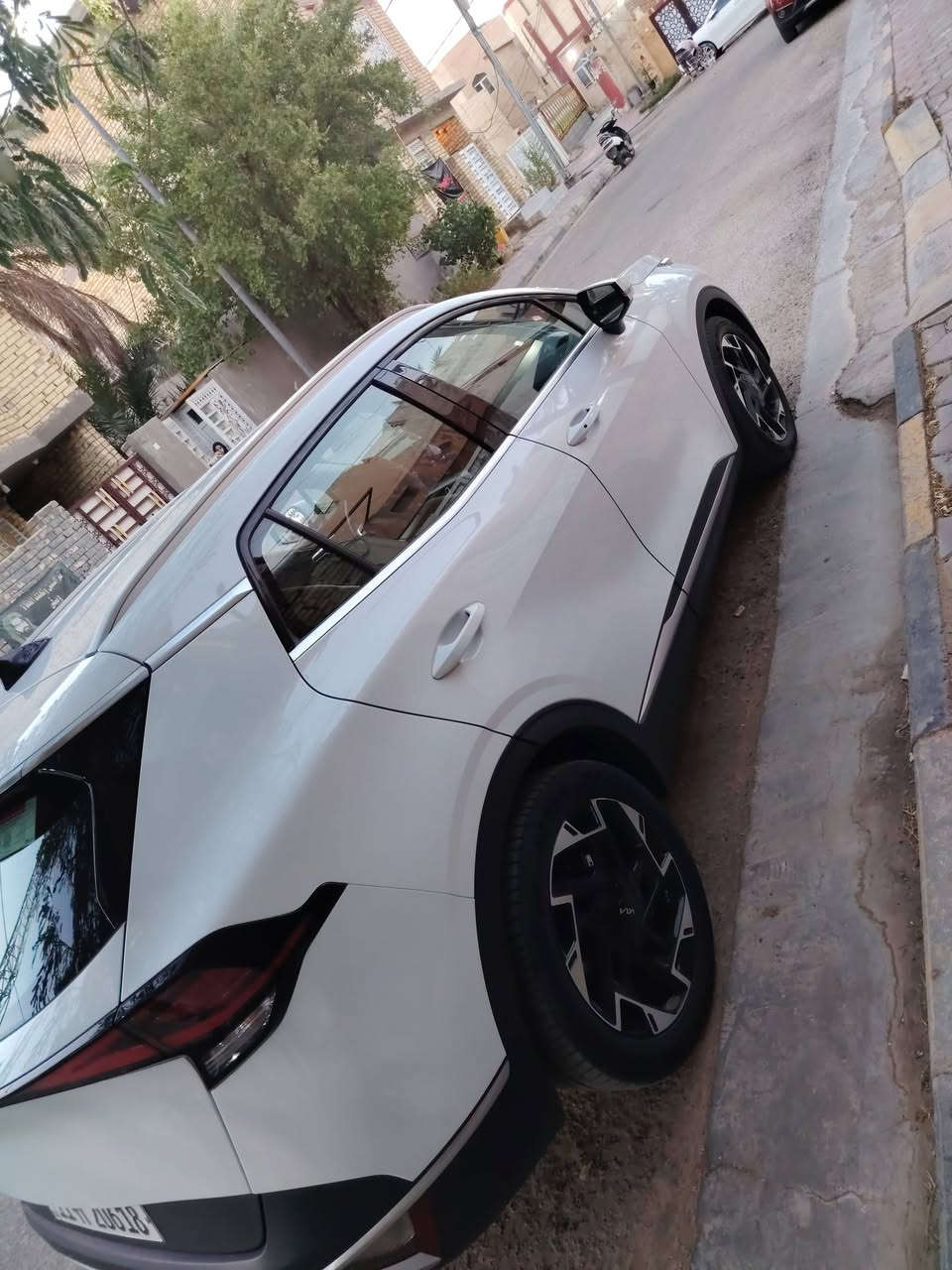 السلام عليكم 
كيا سبورتج 2023 خليجي
كفالة عامة بدون شخط
نضيفة جدا
ماشية 20 ألف كيلو زيرو 
رقم بغداد باسمي 
عنواني الكوت 
للاستفسار ***********
سعرها 218 وبيها مجال
