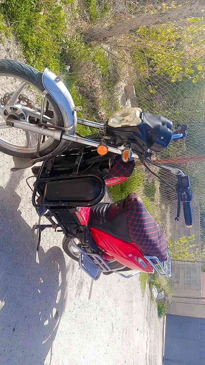 السلام عليكم 
دراجه شحن للبيع
كهربائياته شغاله  البطاريات على الفحص 
السعر 400 وبي مجال
للاستفسار الاتصال ع الرقم
***********
‏‪
