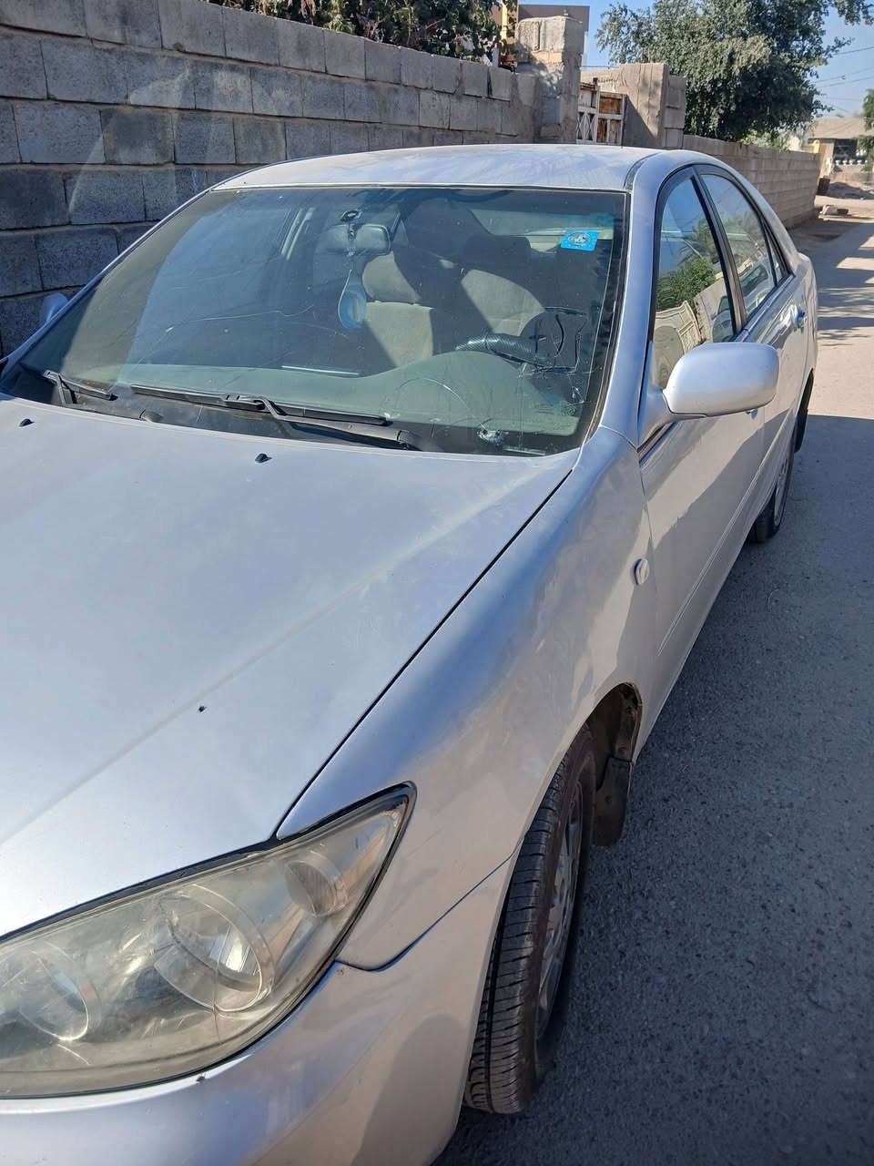 كامري للبيع لون رصاصي مصبوغة حزام رقم ديالى السعر ٨٠ وبيه مجال للاتصال***********
