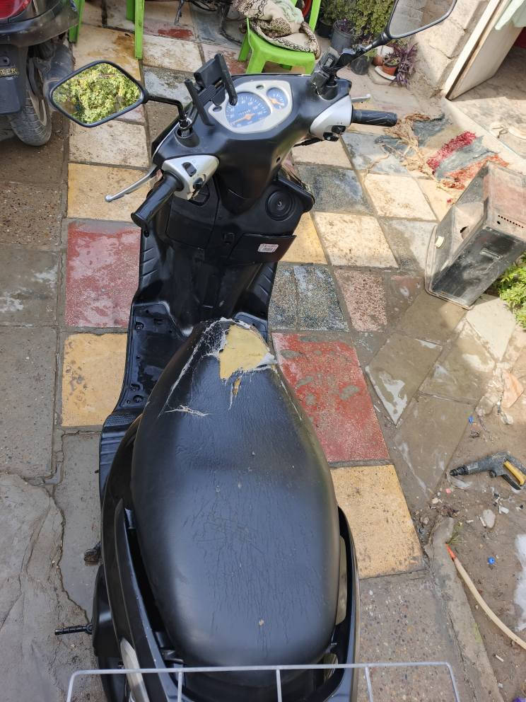 سلامة عليكم
دراجه سكنس نثيه البيع دراجه نضيفه وناعمة وكاملة بيها نواقص خفيفة  مثل ما بين بل صوره يحتج له  تاير امامي 
سعره 700 و بيه مجال ال شراي 
تواصل *********** بغداد, العراق
