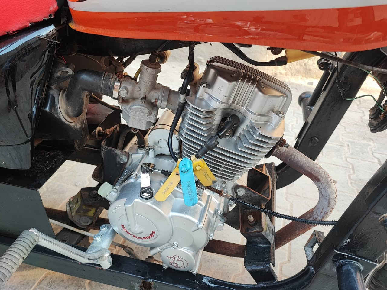 السلام عليكم ستوته سوبر ام تي ار ستوته تعمير جاهزه كهربائيات كله شغاله اكسن لطش تواير جدد مكينه ناعمه وحلوه ما مفتوحه ستوته رقم وسنويه رقم ابيض عربي موديل 16 السعر مليون 700 وبيه مجال رقم الهاتف *********** وات ساب موجود
