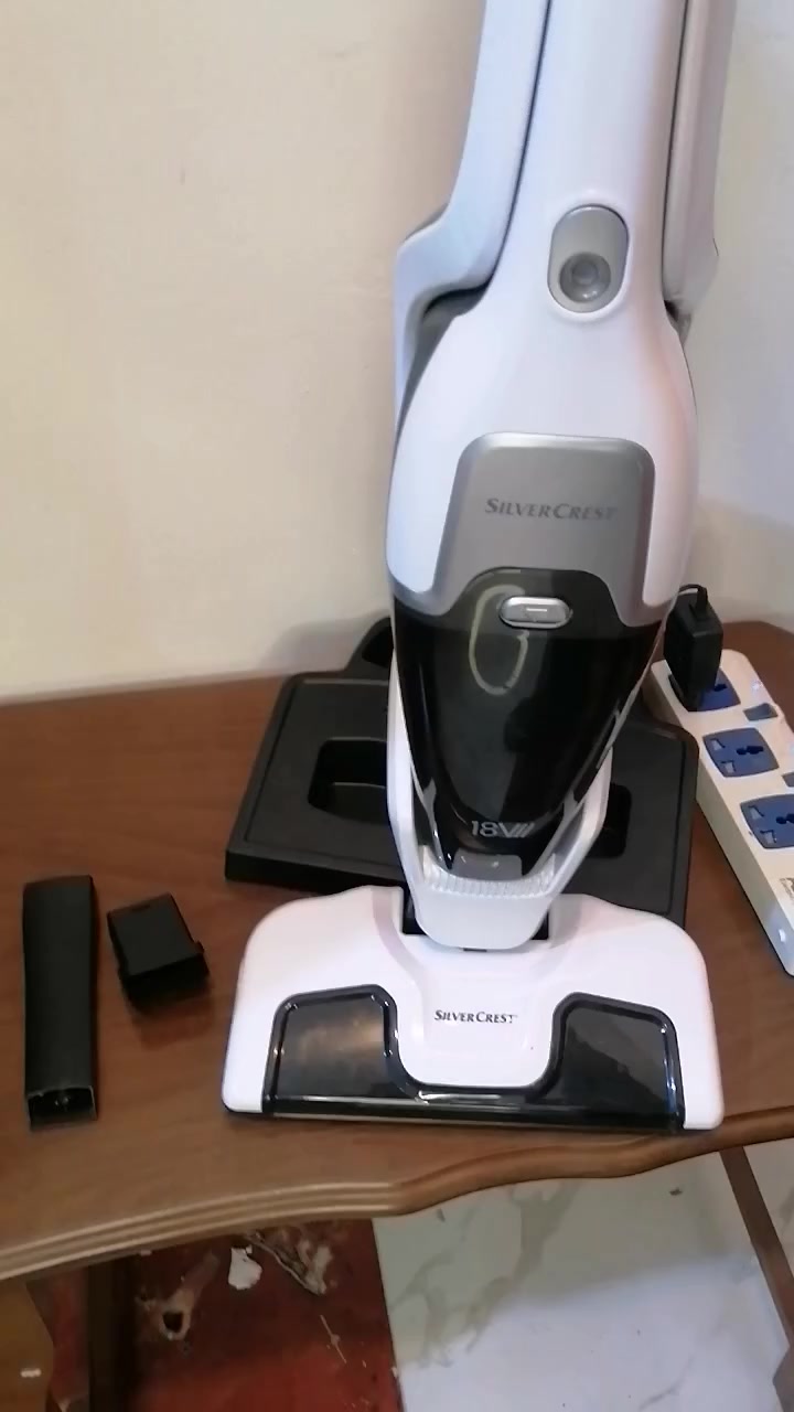 مكنسة شحن ماركة سلفر كرست ألماني الصنع
سهلة الاستخدام
سهولة تفريغ الأوساخ
تدوم لفترة طويلة في التنضيف بشحنة واحدة 
تستخدم للأماكن الضيقة و تنضيف القنفات
تستخدم لتنضيف دواخل السيارة كونها تنفصل عن المكنسة الرئيسية
كل هذه المواصفات بسعر مناسب


**إذا كنت صاحب هذا الإعلان وتريد حذفه لأي سبب، رجاءا أرسل رسالة إلى الدعم الفني**