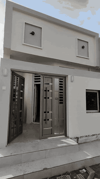 للبيع منزل مساحة 100 متر بناء درجة اولى 👍
أساس وسكف صب طابوك جمهوري 

التفاصيل واضح بل فديو 
باقي شوي نواقص بل بيت قيد العمل 👉

عنوان علوة الفحل شارع معمل الموز 

استفسار 👈 ***********
