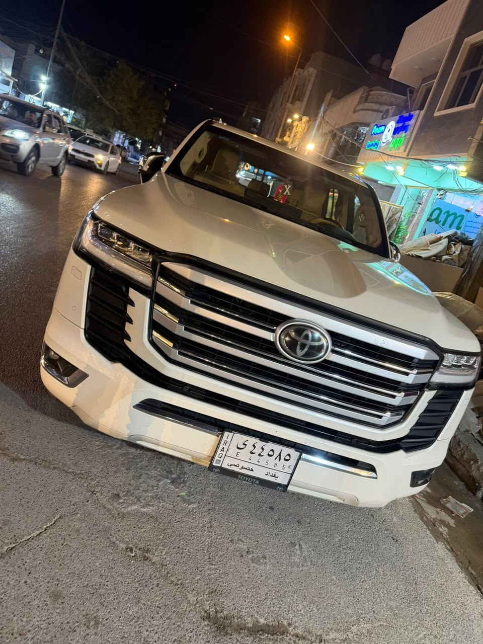 تويوتا •••• لاندكروز  (VX).   ✅✅
موديل•VX/ 2022   ✅ S ( ساز ) تنفس طبيعي

_فول مواصفات ••• 3 شاشات ((تطبيق))
_6 :: سلندر  محرك  عادى 
_جديدة جدا بحالة الوكالة  🔴  دعامى لدعامى ب شرط 📦
ماشى(  ٤٨  )الف كيلو

_جنطة كهرباء 
_تبريد كشنات
_كراسي كهرباء 
_جلد بيجي 
_سلايت
_3 شاشات بلاديه
_تشغيل  عن بعد 
_السياره فول 1/1
_مكبرات JBL
_شاشةكبير 
_كيچ ديجتال

سعر  $645.., ٦ شدات و٤٥ ورقه 

العنوان ::: بغداد الاعظميه ( شارع الضباط)

الاتصال على االرقم ***********  ☎️☎️
