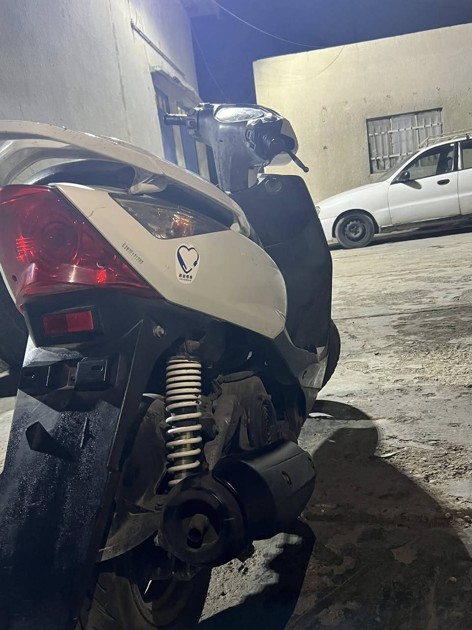 سلام عليكم ماكس ثعلب 140 الدراجه خير من الله مكفوله من المكينه ومن السرقه كلشي بلادي بيها برغي ممفتوح  شلعه ومعدل 
  المكان بغداد كم ساره ***********
