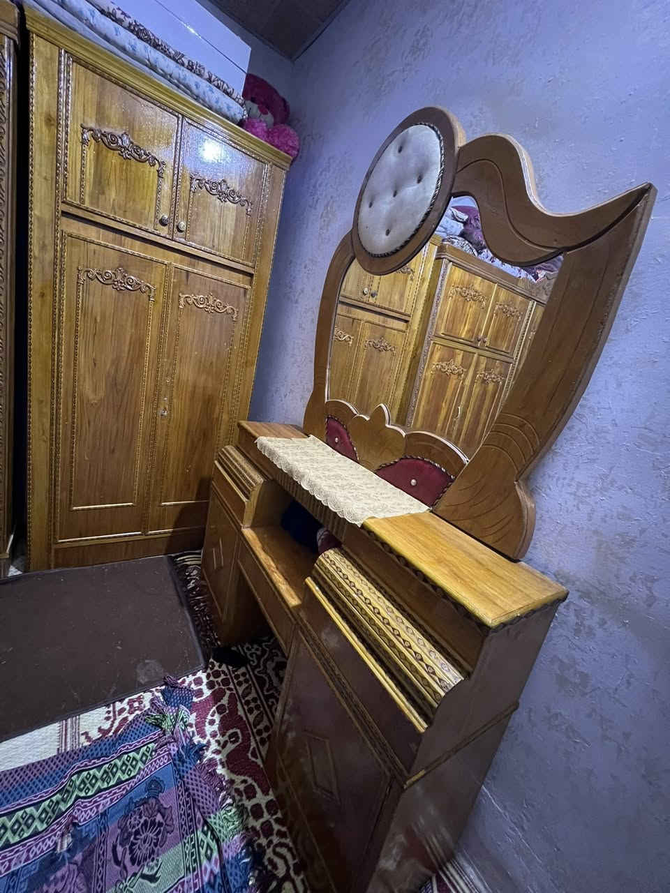 السلام عليك غرفه كامله البيع ٥٧٥  بيه مجال شي قليل***********
