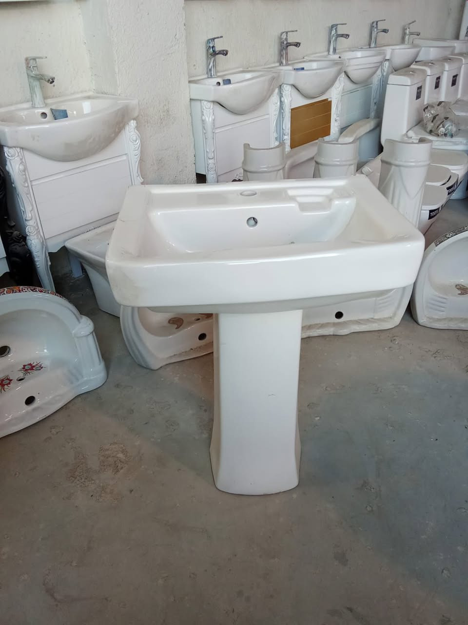 تم وصول حاويه مغسلة مربع 60سم موديل هندي النعوان بغداد التاجي مقابل سيطرة ***********
