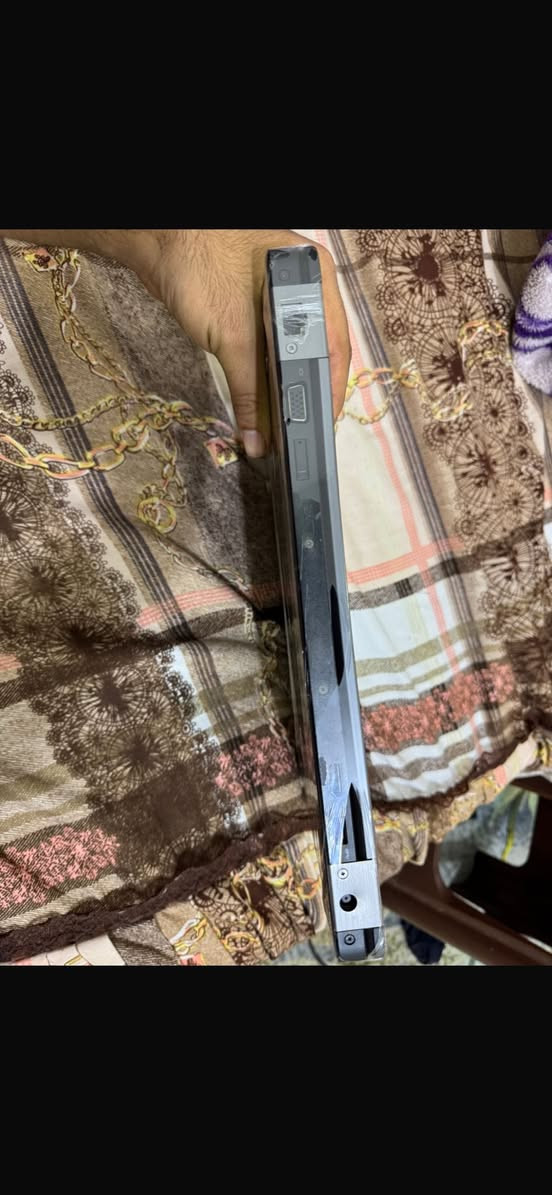 حاسبه DELL
مواصفاتها:كوراي فايف الجيل السادس
رام8كيكا
هاردssd256
كرت خارجي2كيكا
كرت داخلي 4كيكا

الحاسبه اخت الجديده باله اصلي 
رايدها ب250وبيها مجال لليشتري من صدك
ملحقاتها:جنطه+شاحنتها الاصليه
للتواصل اسرع هذا الرقم متوفر***********
