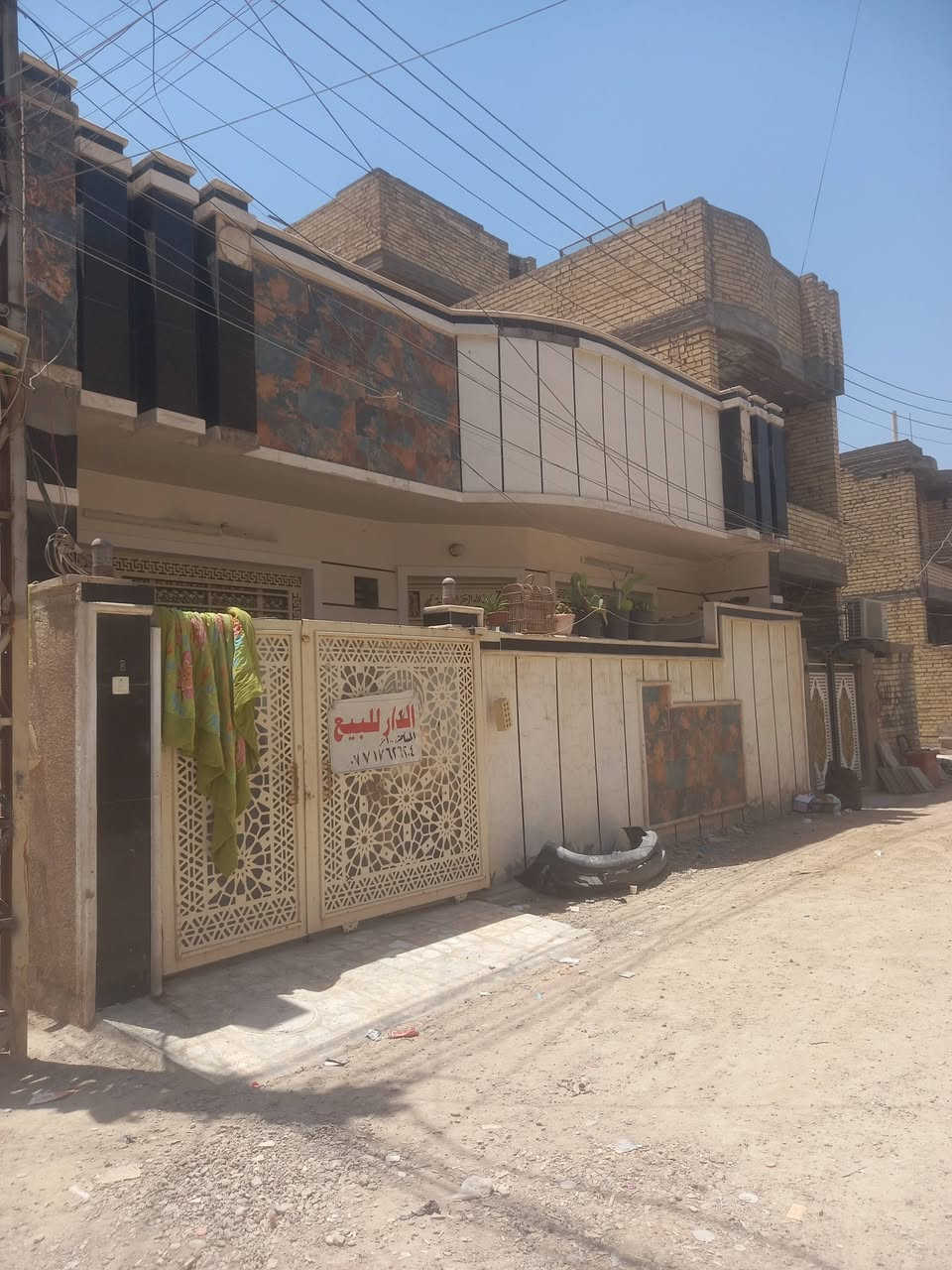 سلام عليكم بيت ١٠٠م مربع ١٠في ١٠ركن طابق واحد بناء درجه اولى السده زراعي بيت غلام السعر ١٠٥رقم الهاتف ***********قرب شارع ١٥
